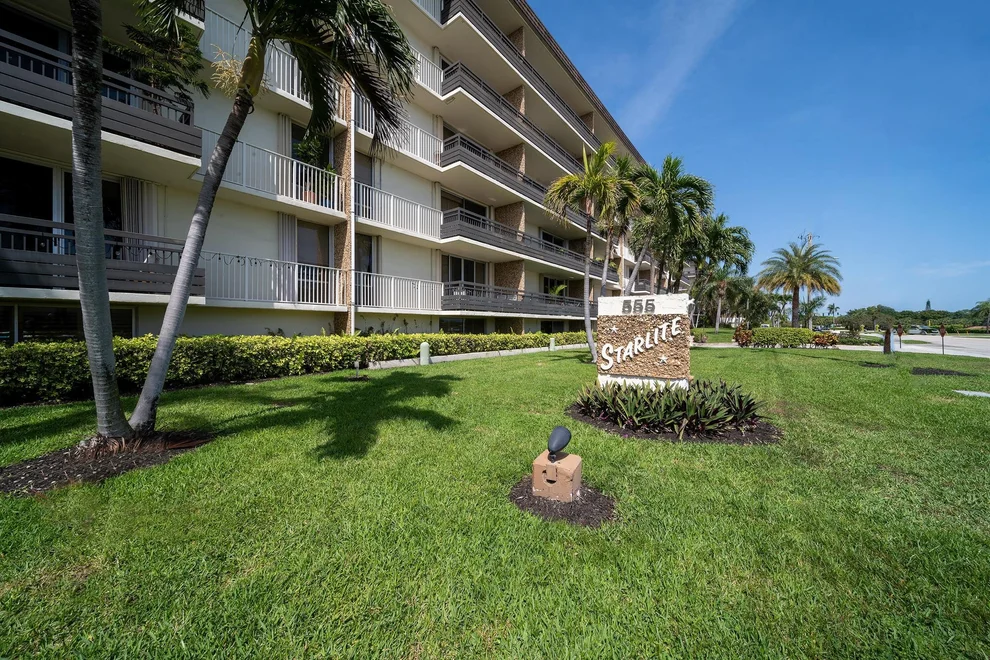 Unit for sale at 555 NW 4th 5180 Avenue, Boca Raton, FL 33432