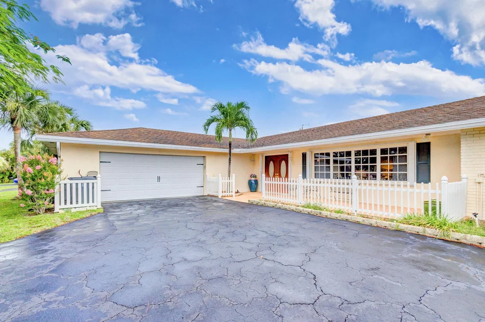 Unit for sale at 86 W Coconut Drive, Lake Worth, FL 33467