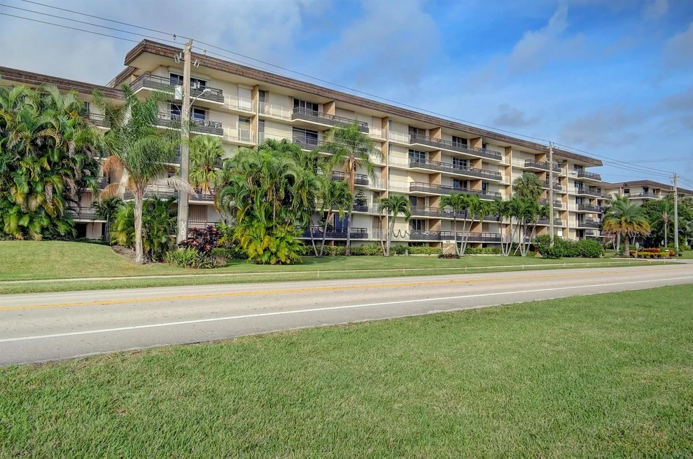 Unit for sale at 555 NW 4th Avenue, Boca Raton, FL 33432