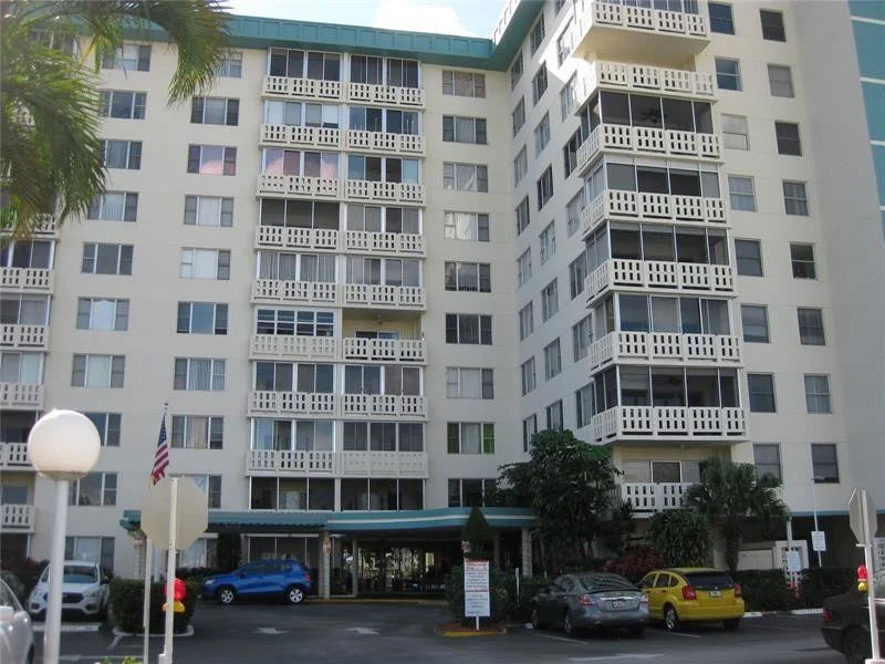 Unit for sale at 4330 Hillcrest Drive, Hollywood, FL 33021