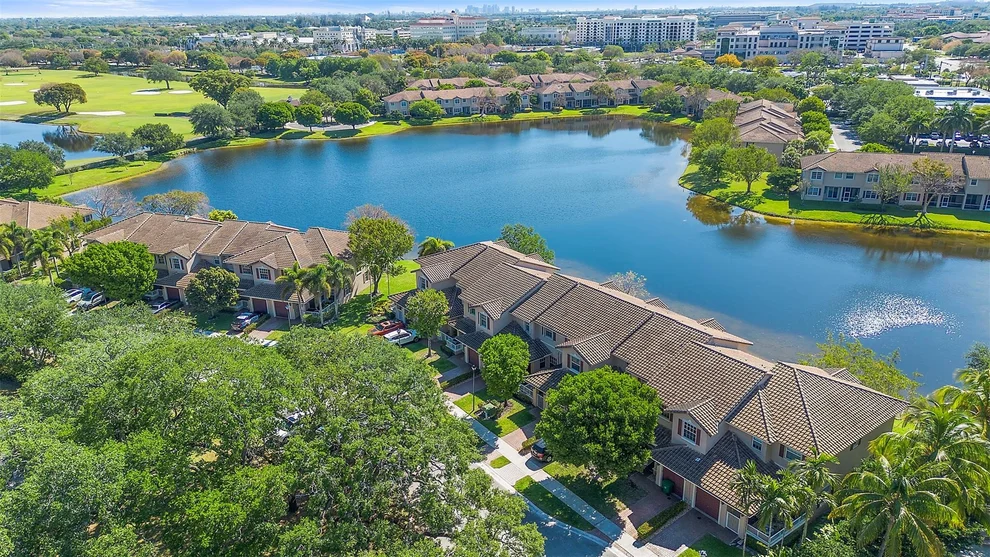Unit for sale at 3562 Parkside Drive, Davie, FL 33328