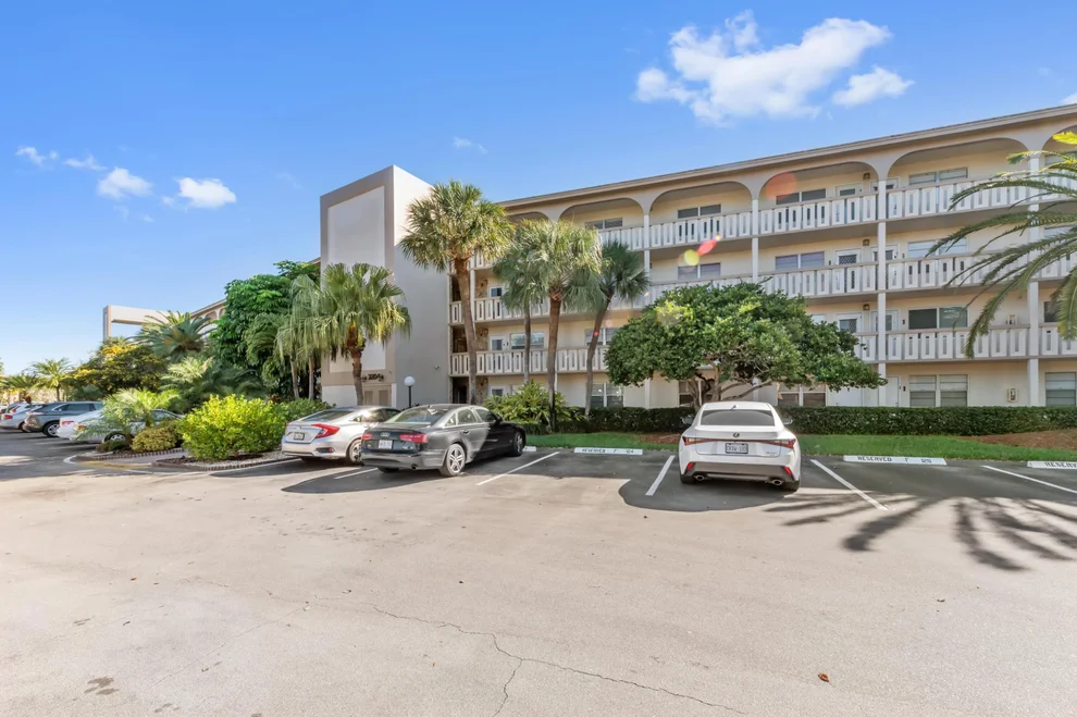 Unit for sale at 3204 Portofino Point, Coconut Creek, FL 33066