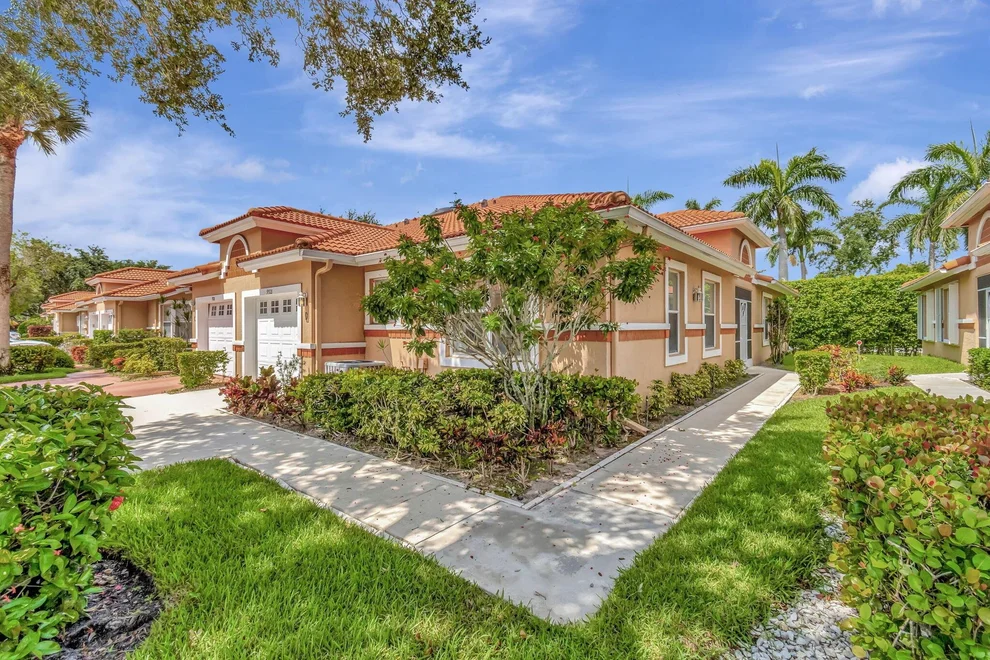 Unit for sale at 9928 Seacrest Circle, Boynton Beach, FL 33437