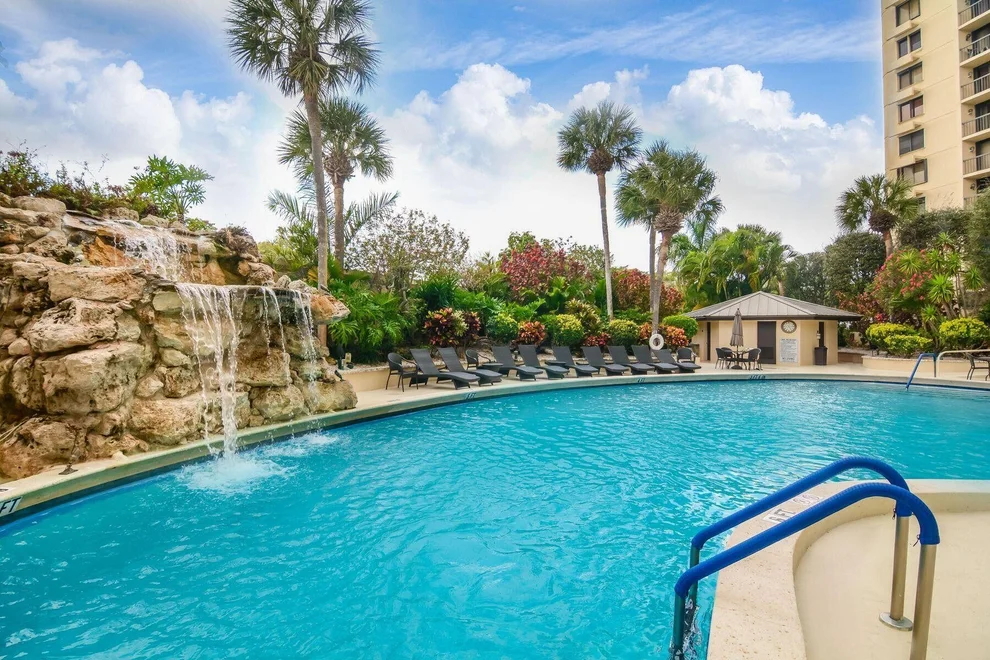 Unit for sale at 2450 Presidential Way, West Palm Beach, FL 33401