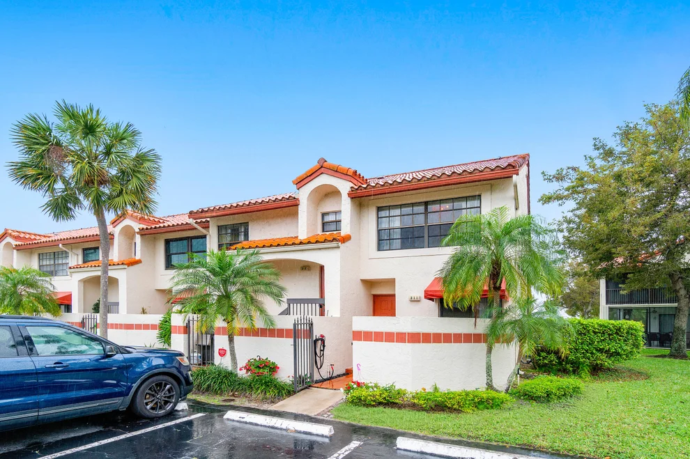 Unit for sale at 312 Liberty Court, Deerfield Beach, FL 33442