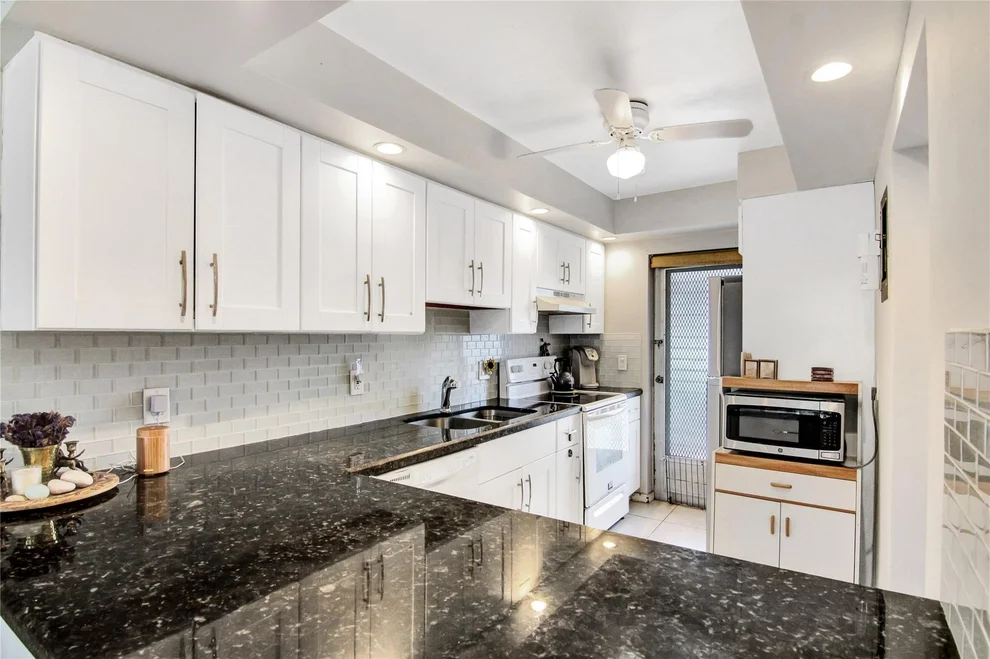 Unit for sale at 4500 N Federal Highway, Lighthouse Point, FL 33064