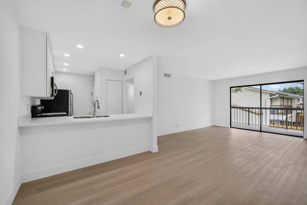 Unit for sale at 3404 Gardens E Drive, Palm Beach Gardens, FL 33410