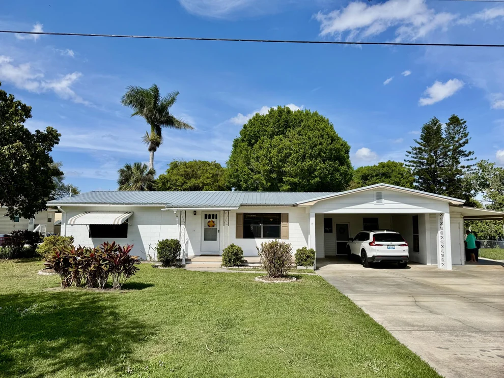 Unit for sale at 3013 SE 33rd Court, Okeechobee, FL 34974