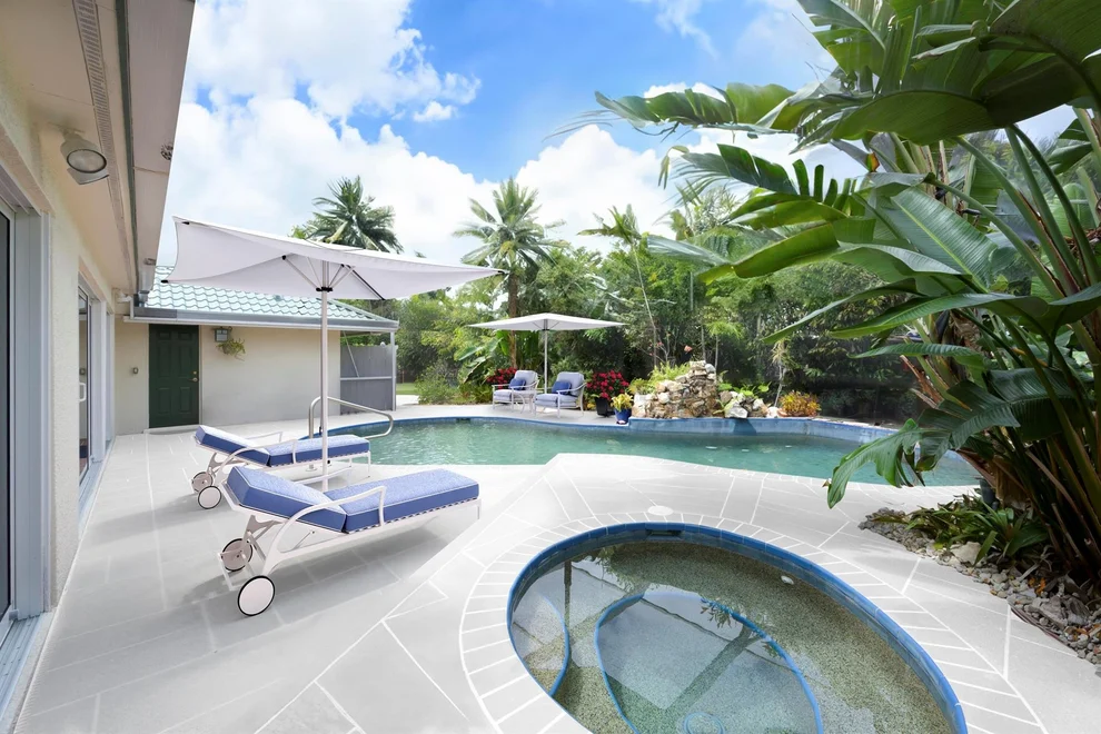 Unit for sale at 137 Gulfstream Road, North Palm Beach, FL 33408