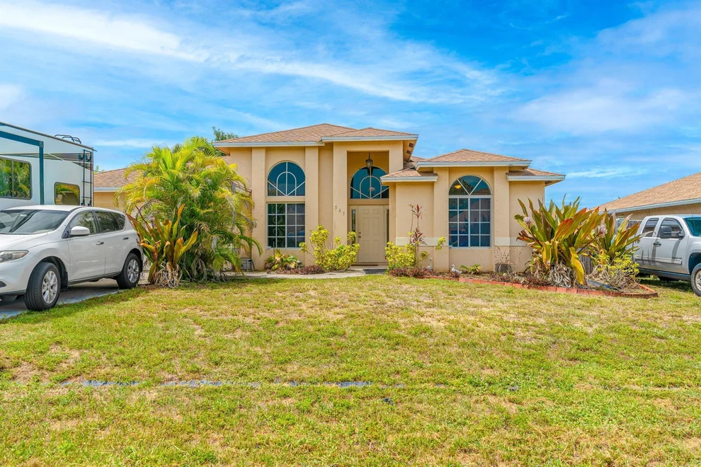 Unit for sale at 565 SW Halkell Avenue, Port St Lucie, FL 34953