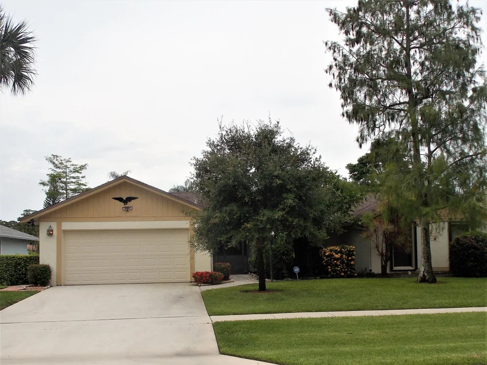 Unit for sale at 914 Lemongrass Lane, Wellington, FL 33414