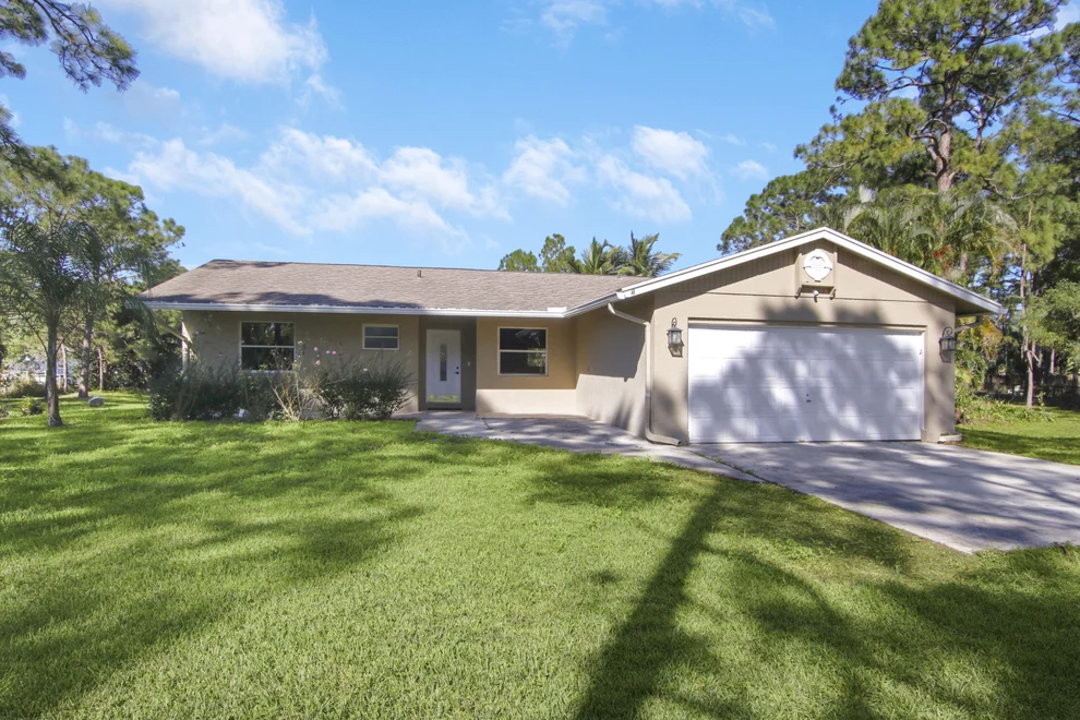 Unit for sale at 13635 86th Road N, The Acreage, FL 33412