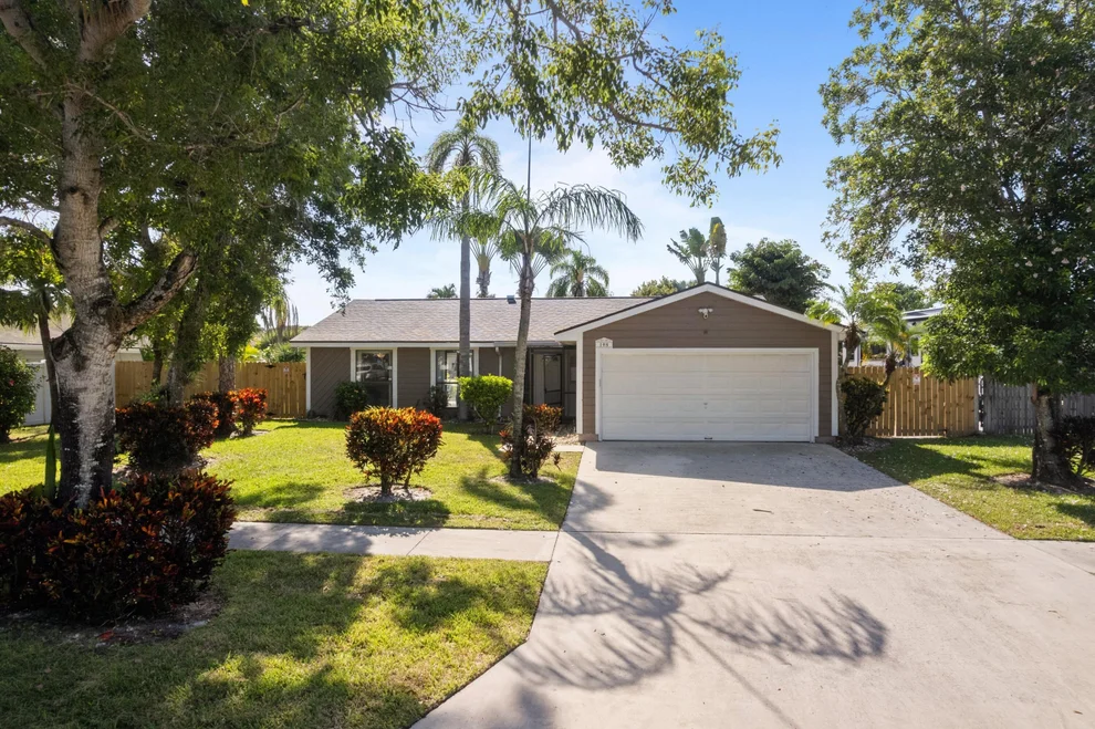 Unit for sale at 108 Cambridge Lane, Royal Palm Beach, FL 33411
