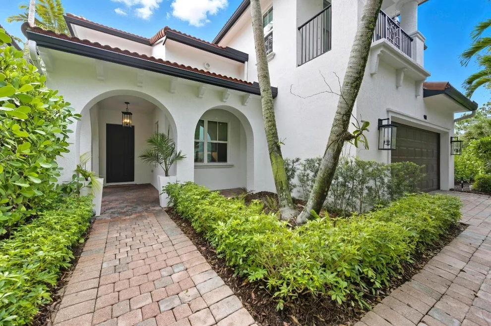 Unit for sale at 981 Mill Creek Drive, Palm Beach Gardens, FL 33410