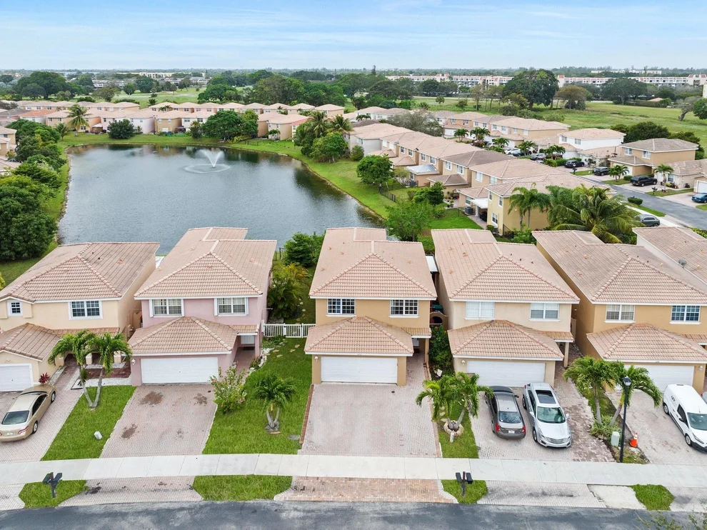 Unit for sale at 6716 NW 39th Lane, Lauderhill, FL 33319