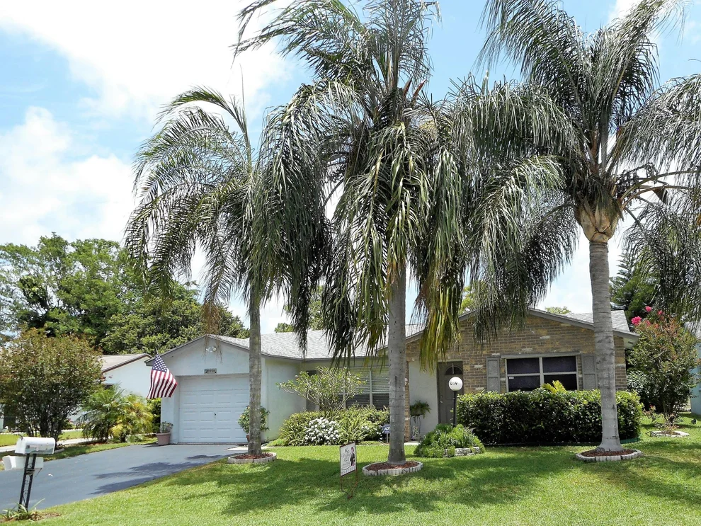 Unit for sale at 7059 Pine Manor Drive, Lake Worth, FL 33467