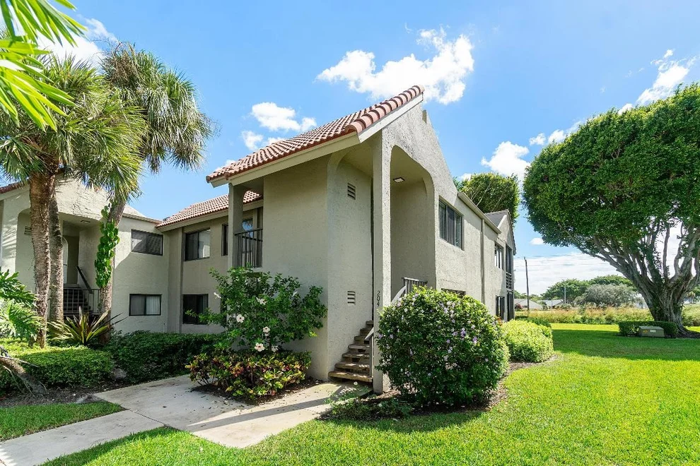 Unit for sale at 5533 Fairway Park Drive, Boynton Beach, FL 33437