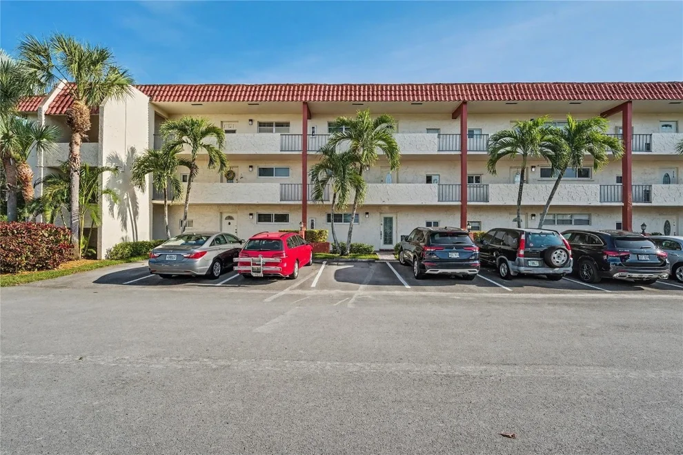 Unit for sale at 8970 S Hollybrook Boulevard, Pembroke Pines, FL 33025