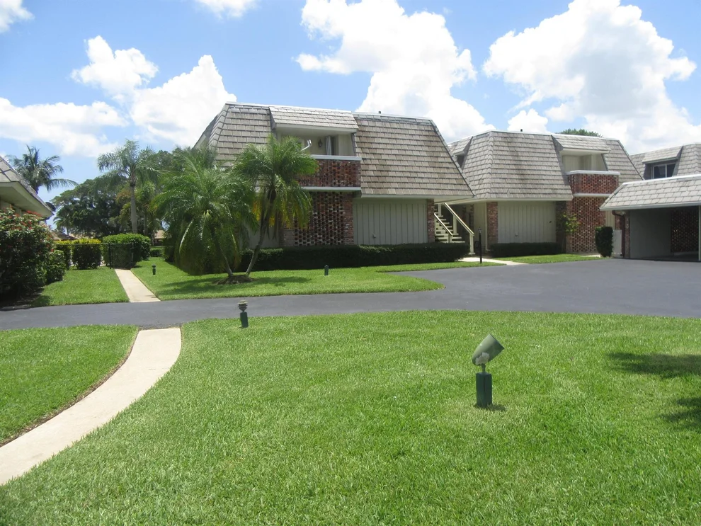 Unit for sale at 332 Orange Tree Drive, Atlantis, FL 33462