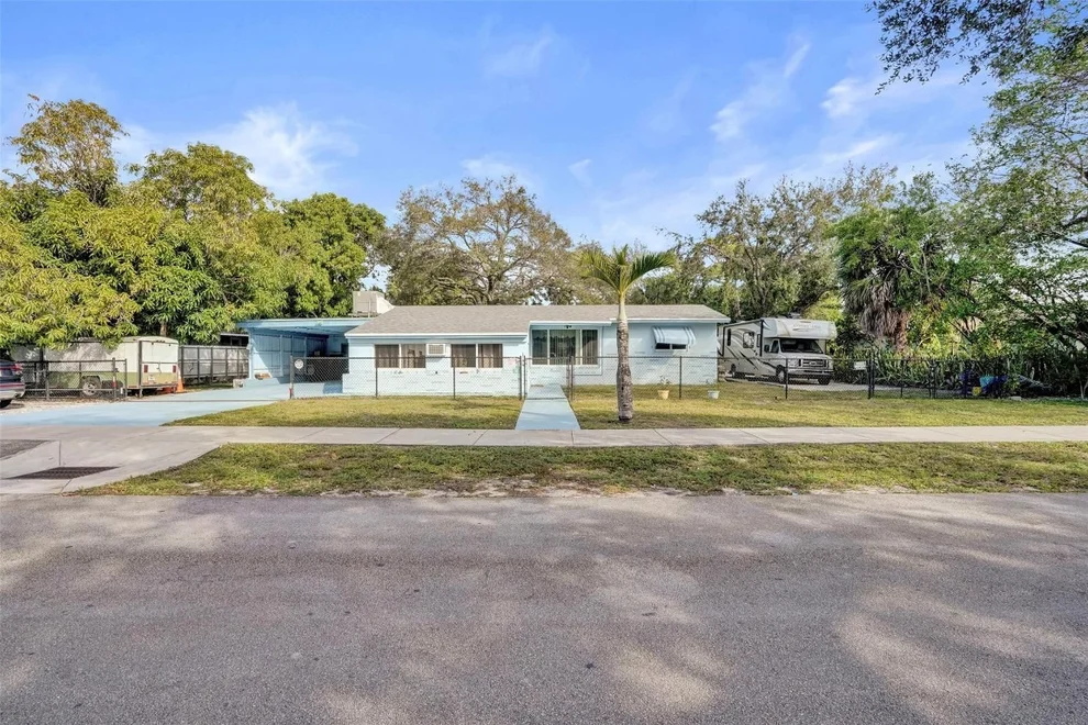 Unit for sale at 4165 SW 24th Street, Fort Lauderdale, FL 33317
