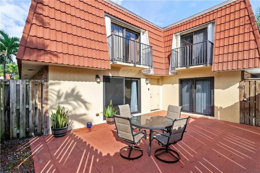 Unit for sale at 9951 NW 6th Court, Plantation, FL 33324