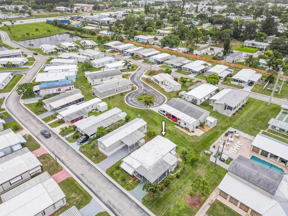Unit for sale at 4800 SE Federal Highway, Stuart, FL 34997