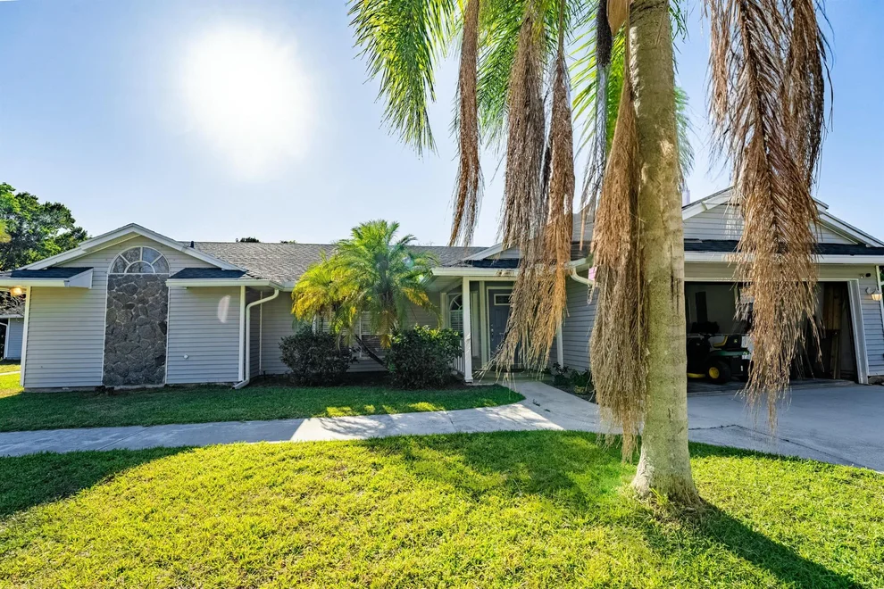Unit for sale at 15683 86th Way N, Palm Beach Gardens, FL 33418