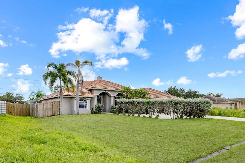 Unit for sale at 341 NW Bayshore Boulevard, Port St Lucie, FL 34983