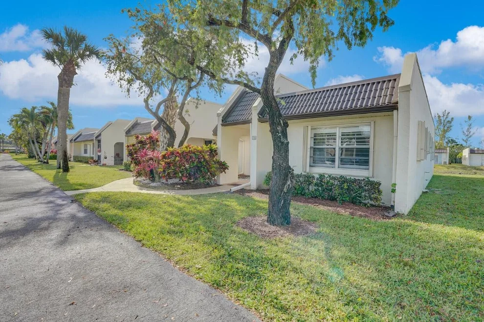 Unit for sale at 122 Lake Rebecca Drive, West Palm Beach, FL 33411