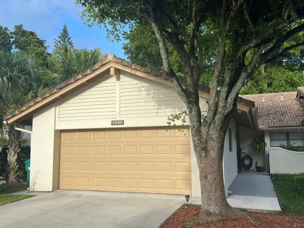 Unit for sale at 5600 Hammock Lane, Lauderhill, FL 33319