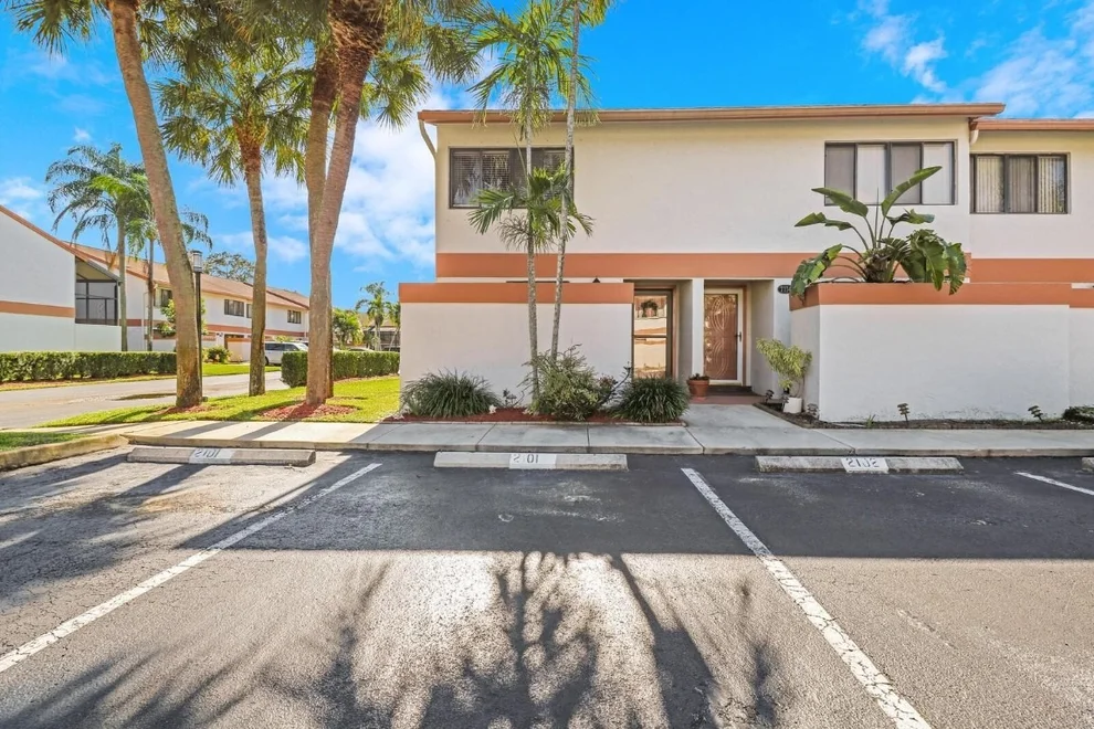 Unit for sale at 7110 SW 42nd Court, Davie, FL 33314