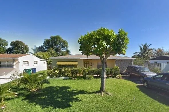 Unit for sale at 6526 SW 27th Place, Miramar, FL 33023