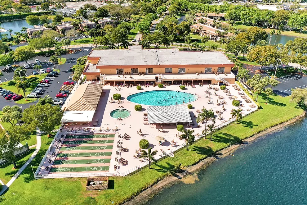 Unit for sale at 15450 Pembridge Avenue, Delray Beach, FL 33484