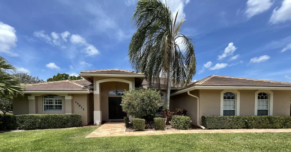 Unit for sale at 15915 Edgefield Road, Wellington, FL 33414
