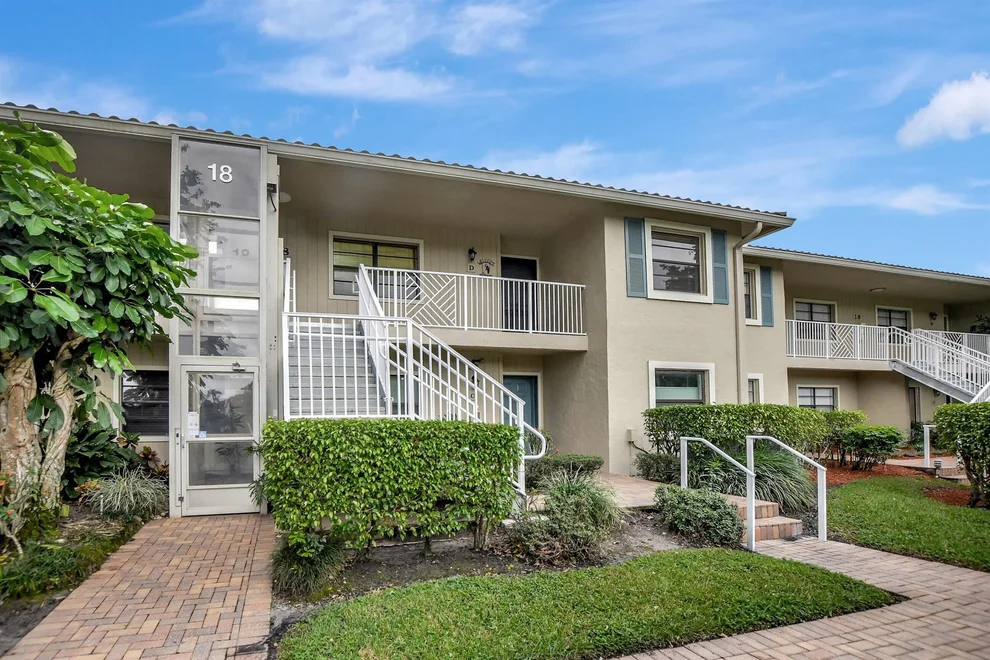 Unit for sale at 18 Westgate Lane, Boynton Beach, FL 33436