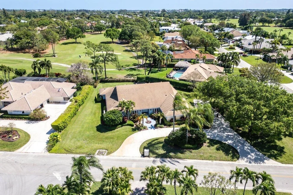 Unit for sale at 570 N Country Club Drive, Atlantis, FL 33462
