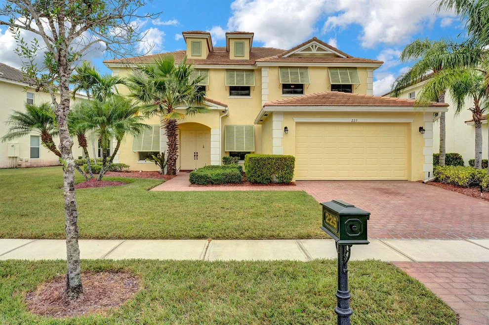 Unit for sale at 225 Palm Beach Plantation Boulevard, West Palm Beach, FL 33411