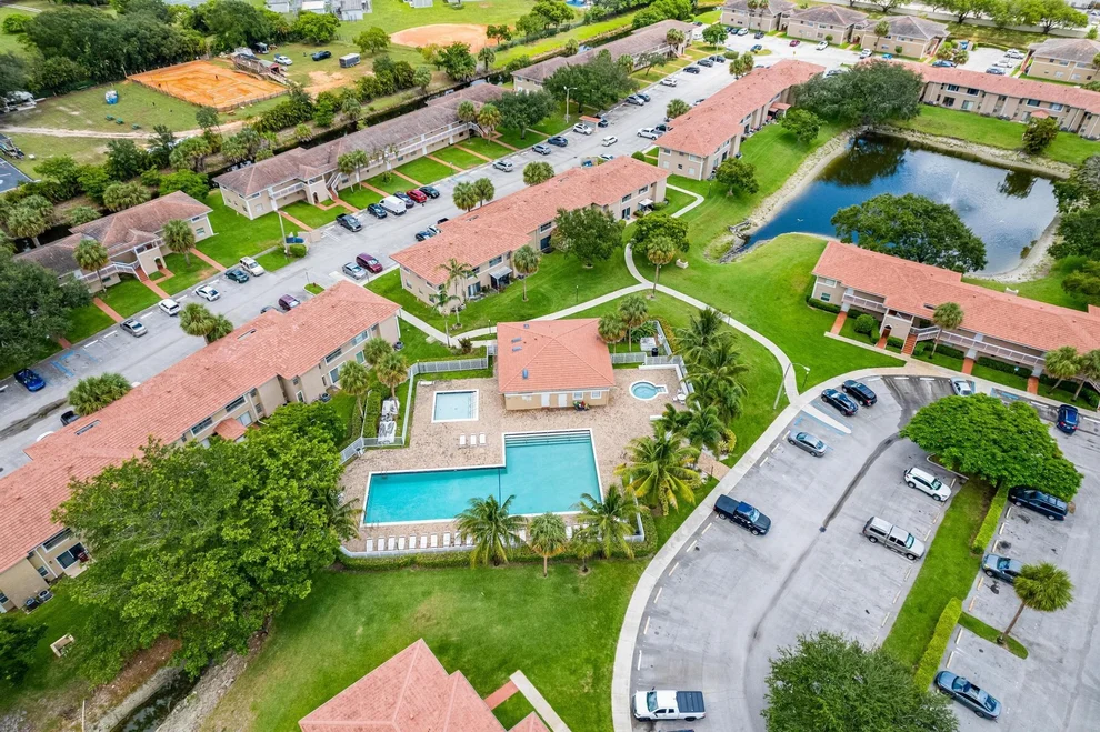 Unit for sale at 1018 Twin Lakes Drive, Coral Springs, FL 33071