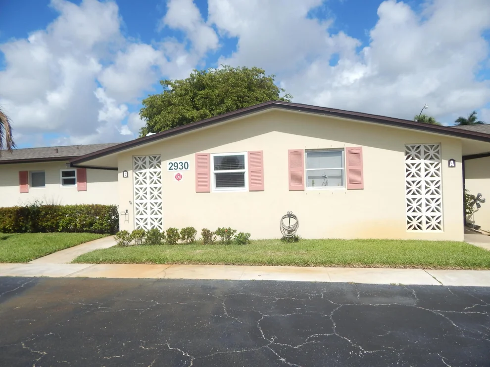 Unit for sale at 2930 E Ashley Dr Drive E, West Palm Beach, FL 33415