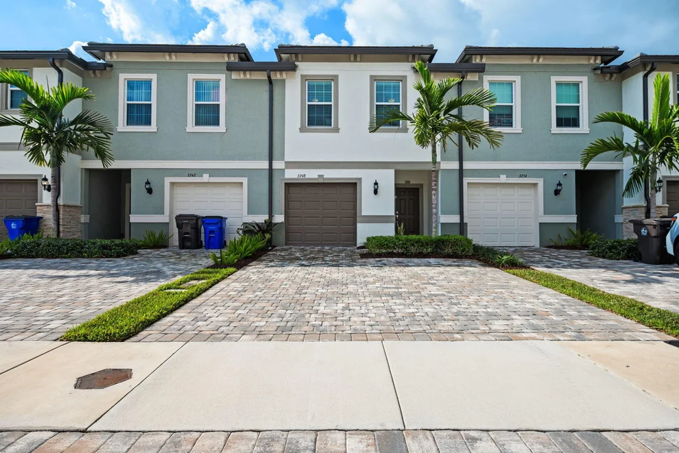 Unit for sale at 3248 Watercress Drive, Lauderdale Lakes, FL 33311