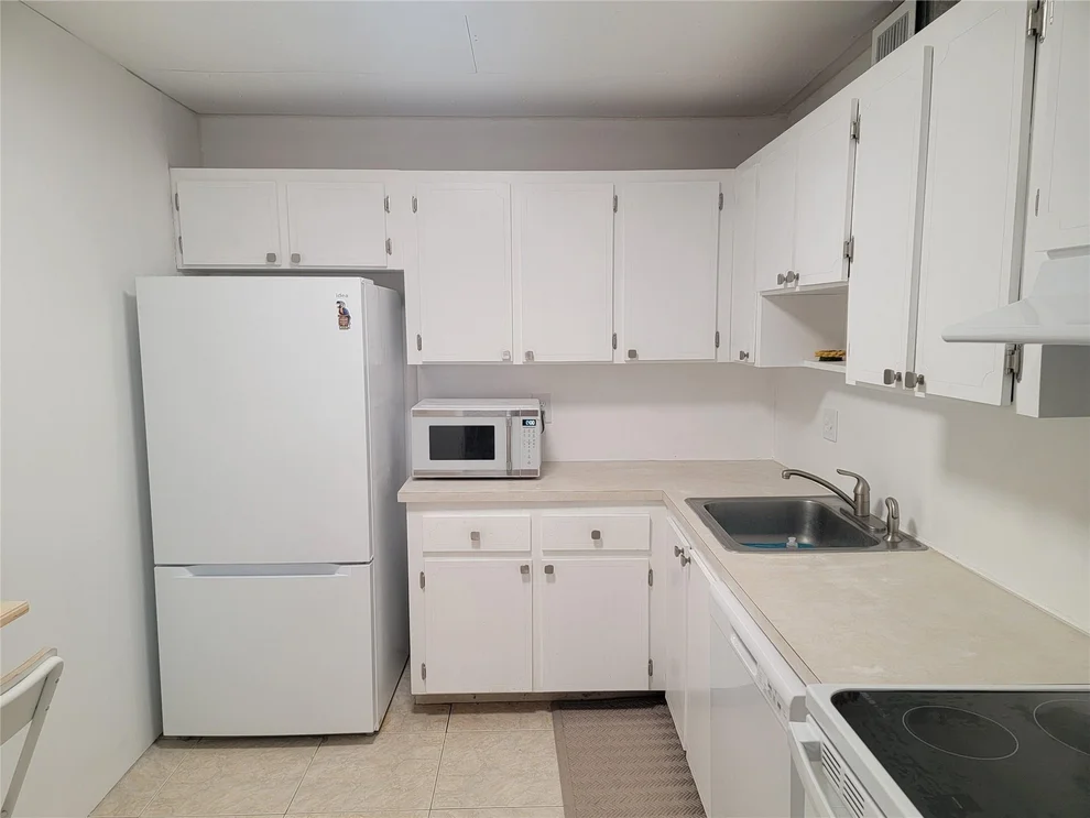 Unit for sale at 8220 SW 24th Street, North Lauderdale, FL 33068