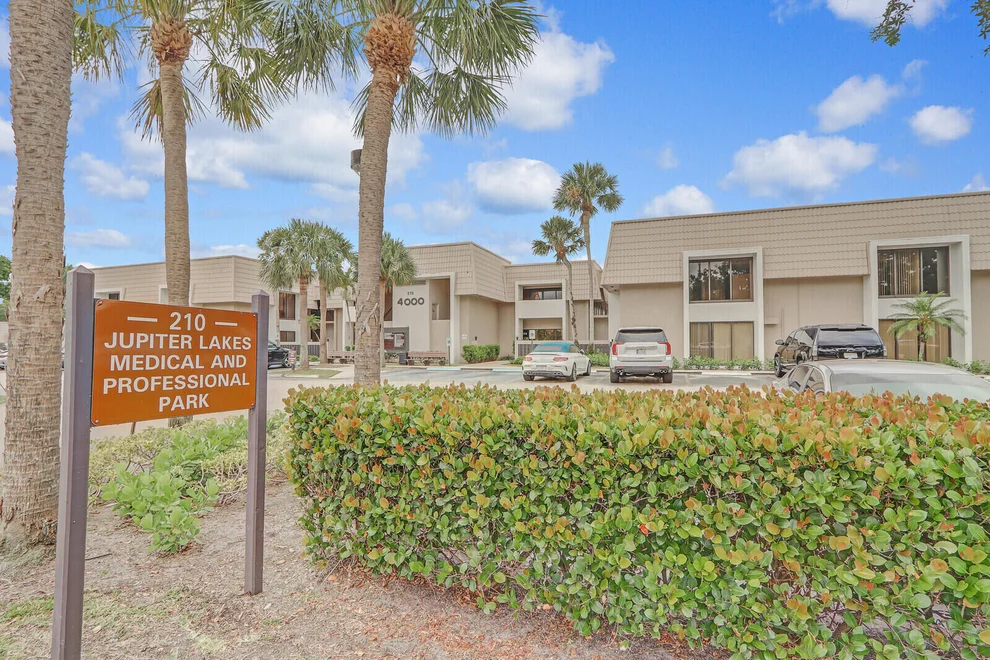 Unit for sale at 210 Jupiter Lakes Boulevard E, Jupiter, FL 