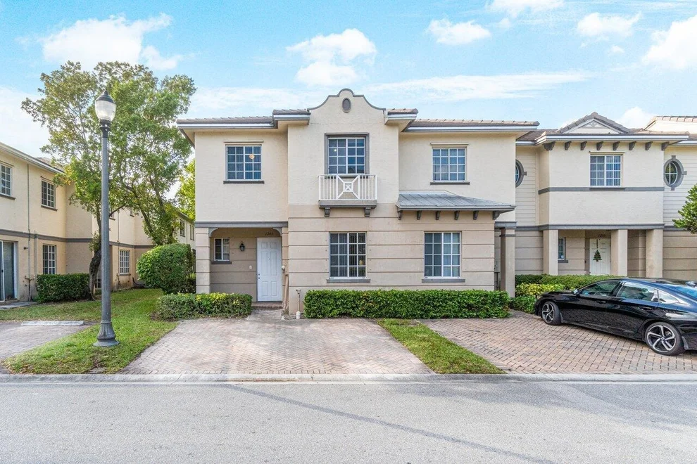 Unit for sale at 1201 Abaco Lane, Riviera Beach, FL 33404