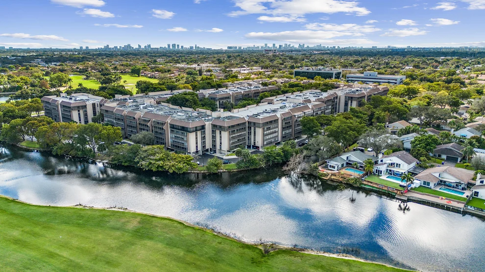 Unit for sale at 2802 N 46th Avenue, Hollywood, FL 33021