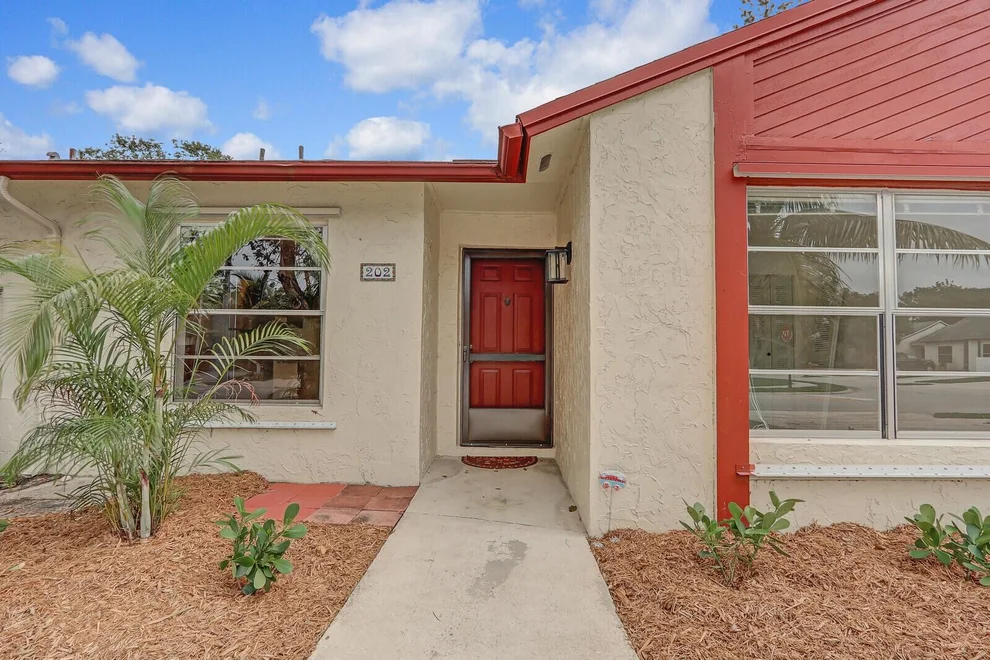 Unit for sale at 202 Palmetto Court, Jupiter, FL 33458