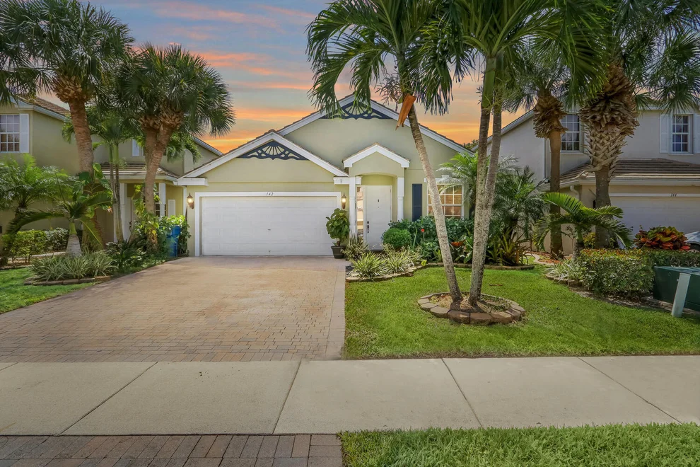 Unit for sale at 142 Canterbury Place, Royal Palm Beach, FL 33414