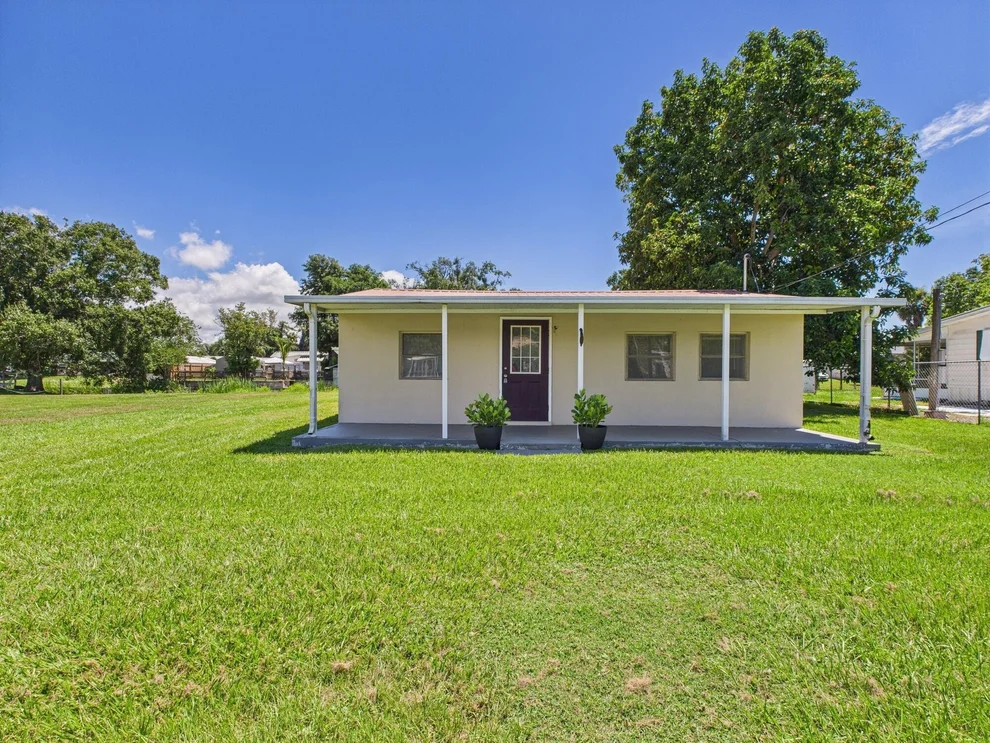 Unit for sale at 3302 SE 34th Avenue, Okeechobee, FL 34974