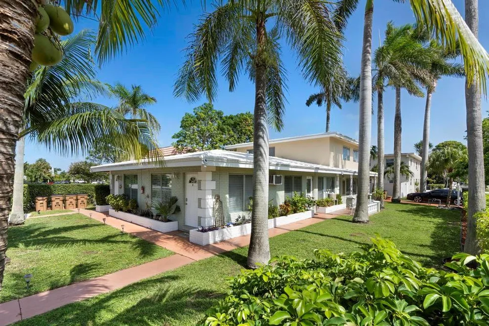 Unit for sale at 220 SE 12th Avenue, Deerfield Beach, FL 33441
