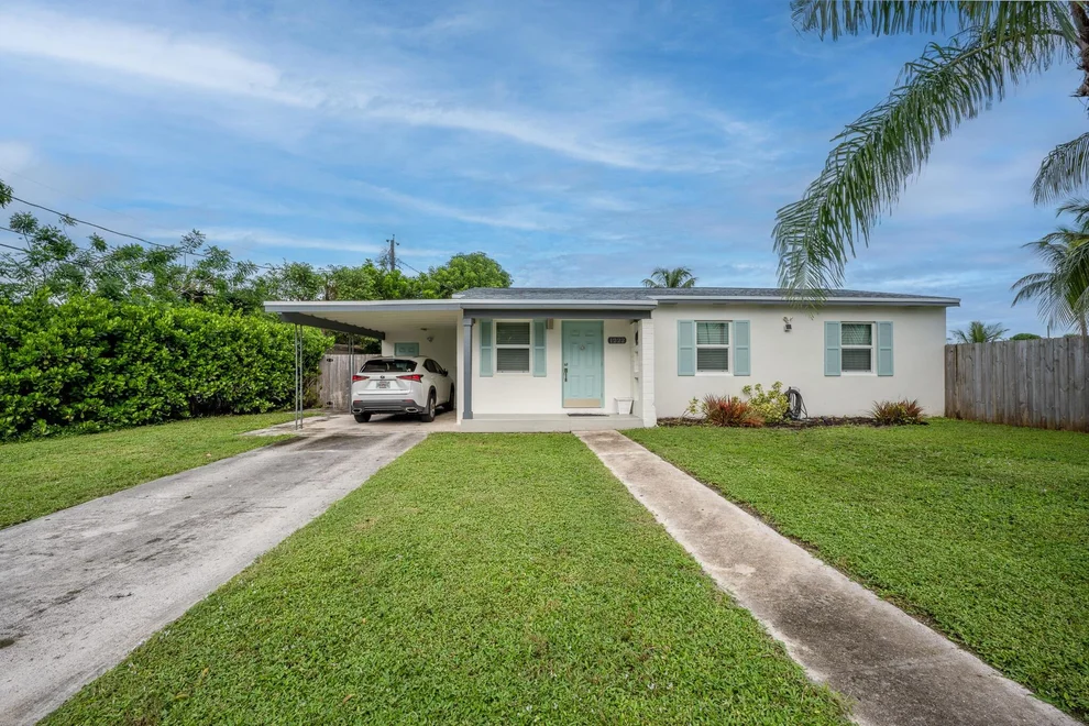 Unit for sale at 1222 14th Court S, Lake Worth Beach, FL 33460