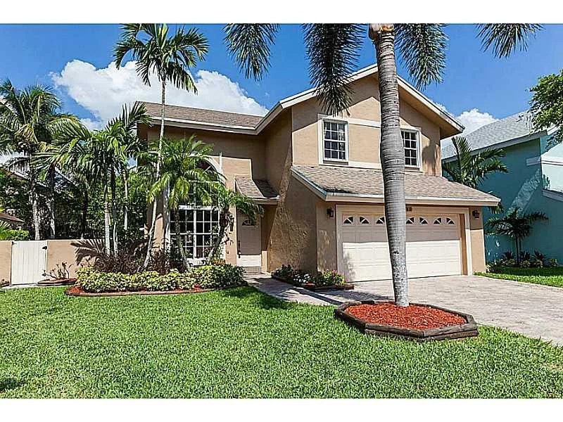 Unit for sale at 740 NW 207 Avenue, Pembroke Pines, FL 33029